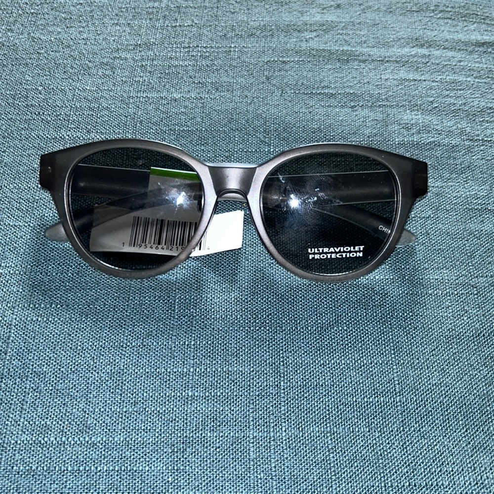 Sunglass smoked grey men ultraviolet protection
